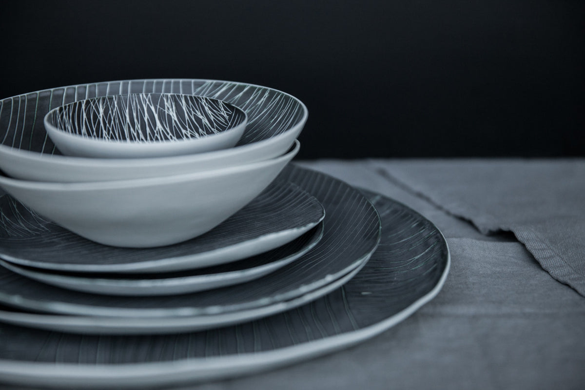 Linee - 5-Piece Porcelain One-of-a-kind Dinnerware
