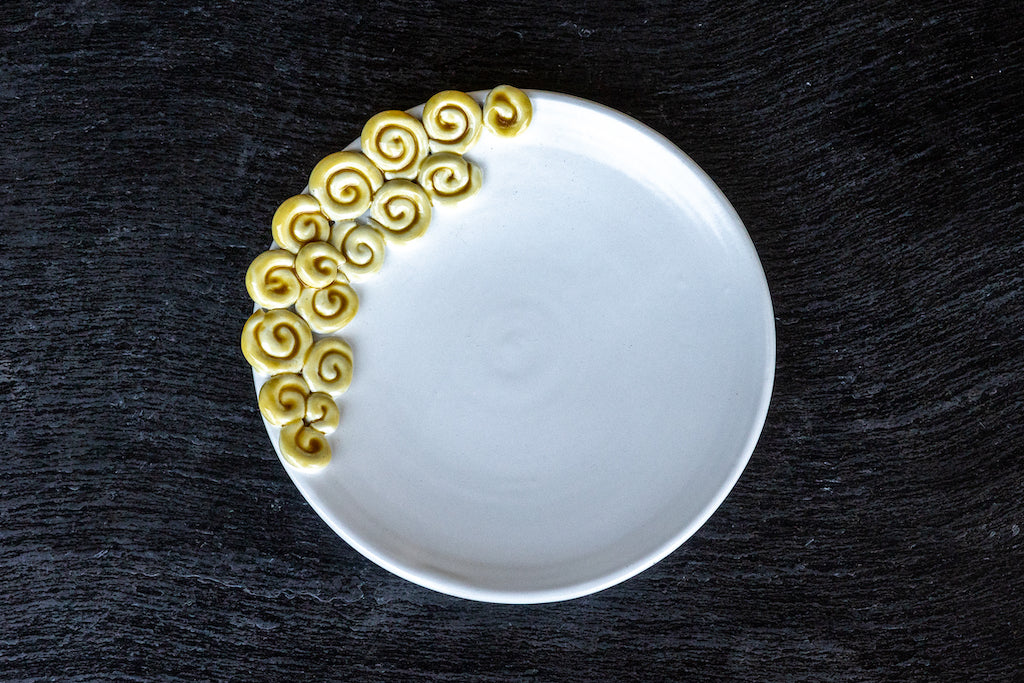 Riccioli - Elegant handmade ceramic serving platter