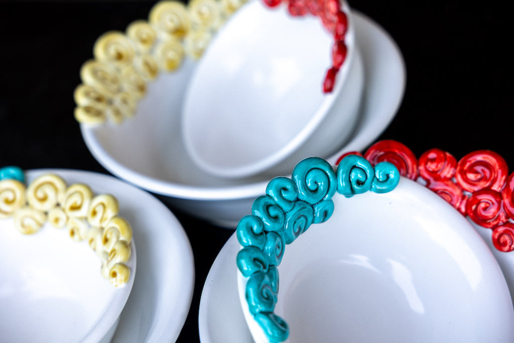 Riccioli - Elegant handmade ceramic serving bowl