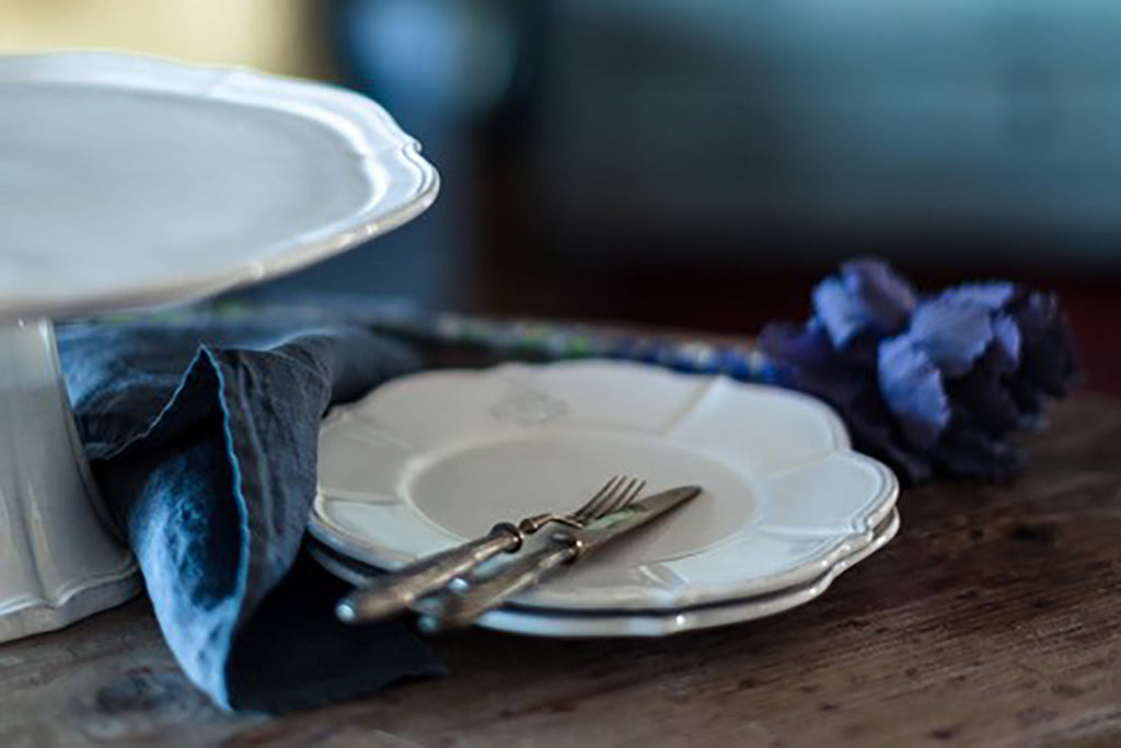 Regina - Ceramic Scalloped Cake Stand