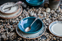 Arabesque 3-Piece Dinner Set with charming blue-floral motif