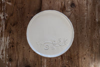 Ricamo - Elegant Ceramic Cake Stand