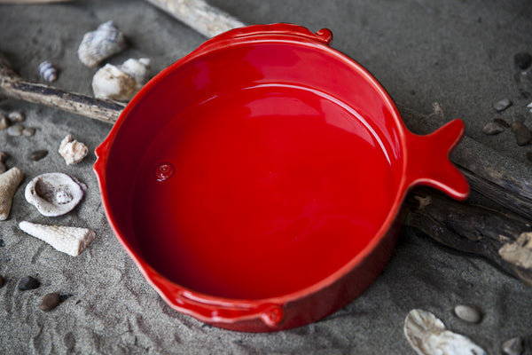 Fish-shaped serving bowl