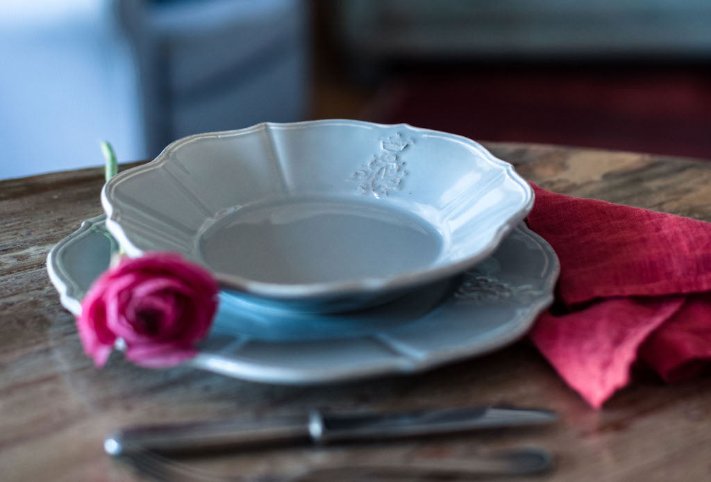 Regina - Ceramic Scalloped Dinner Set