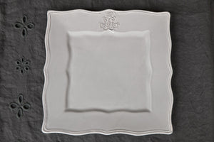 Regina - Ceramic Scalloped Charger Plate