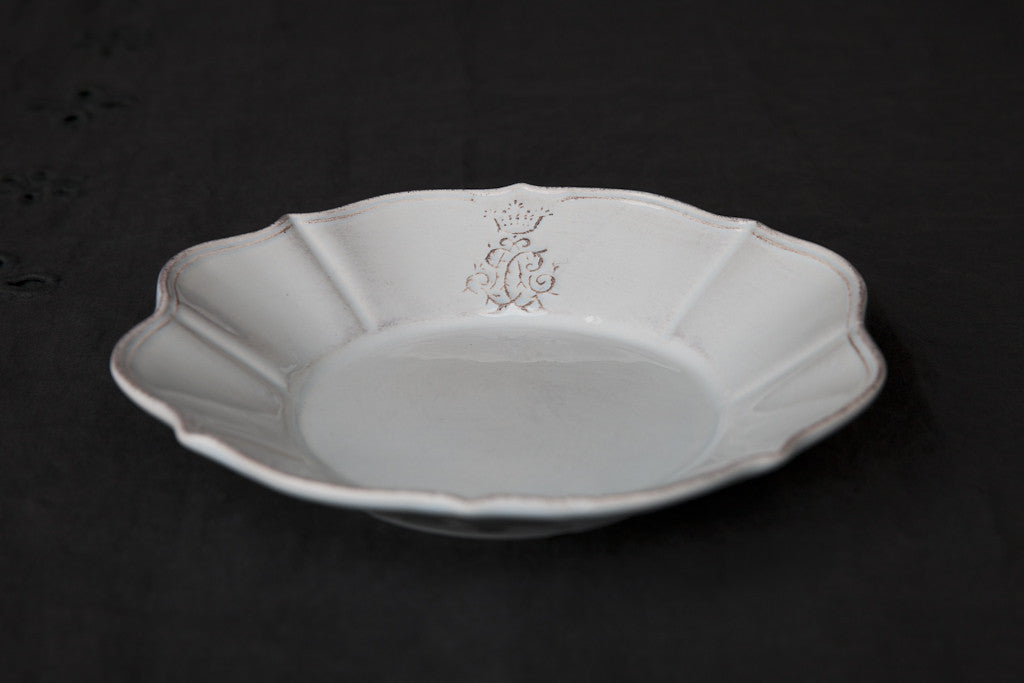 Regina - Ceramic Scalloped Dinner Set